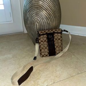 Small coach handbag